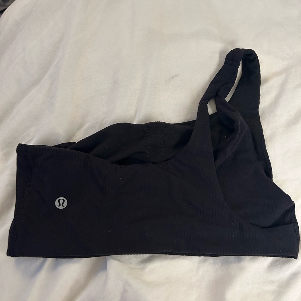 Lululemon ribbed nulu one shoulder bra size 8 black